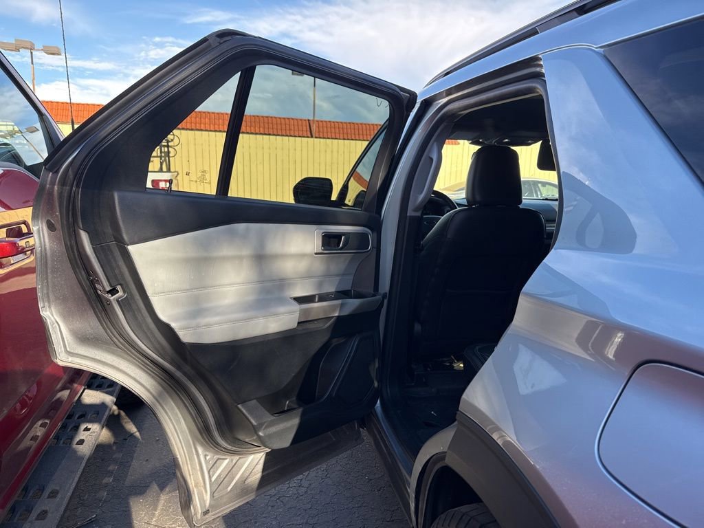 Certified 2022 Ford Explorer XLT w/ Equipment Group 202A image 19