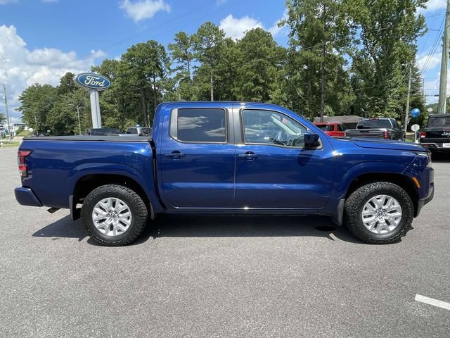 Used 2022 Nissan Frontier SV AWD/4WD image 3