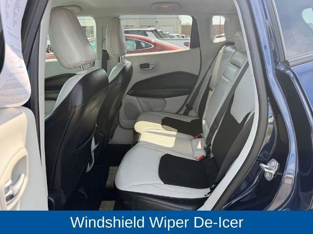 Used 2018 Jeep Compass Latitude w/ Cold Weather Group AWD/4WD image 13