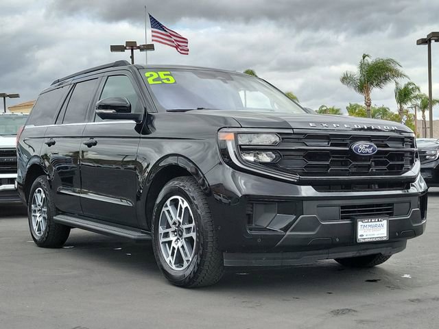 Certified 2025 Ford Expedition Active AWD/4WD image 2