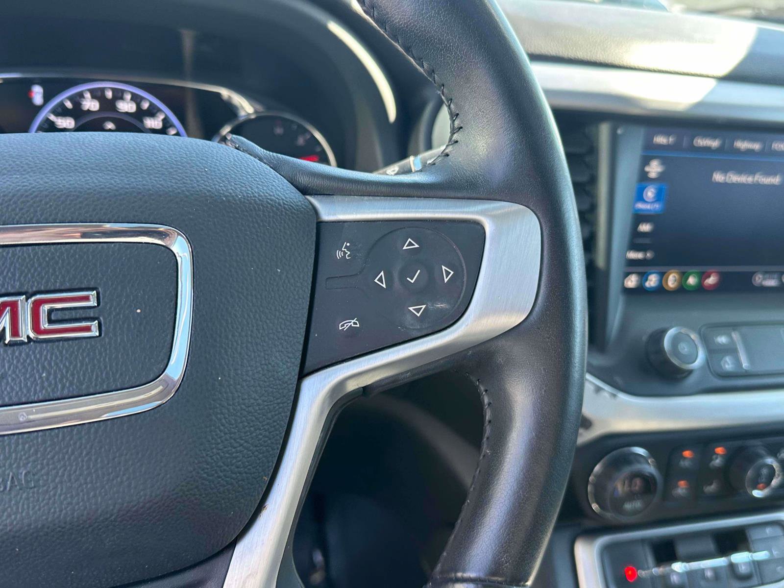 Used 2022 GMC Acadia SLT w/ Technology Package image 26