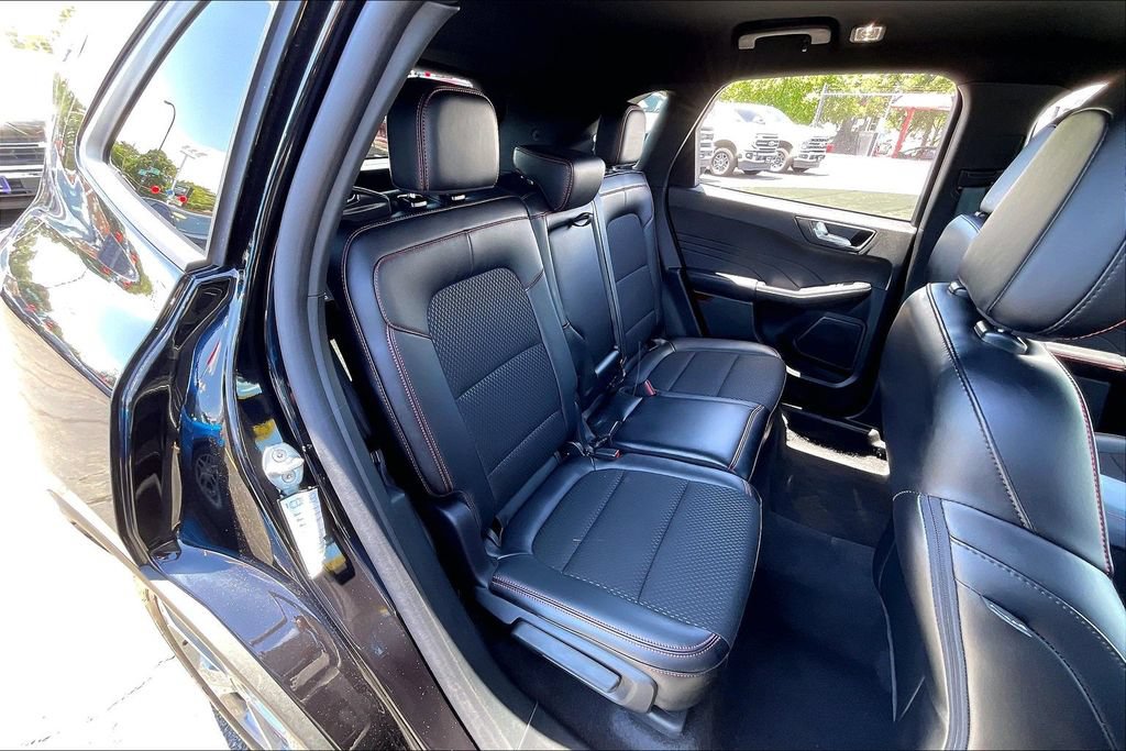 Certified 2025 Ford Escape ST-Line AWD/4WD image 26