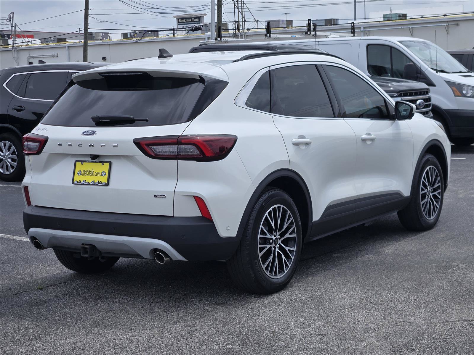 Certified 2023 Ford Escape SE w/ PHEV Premium Package FWD image 8