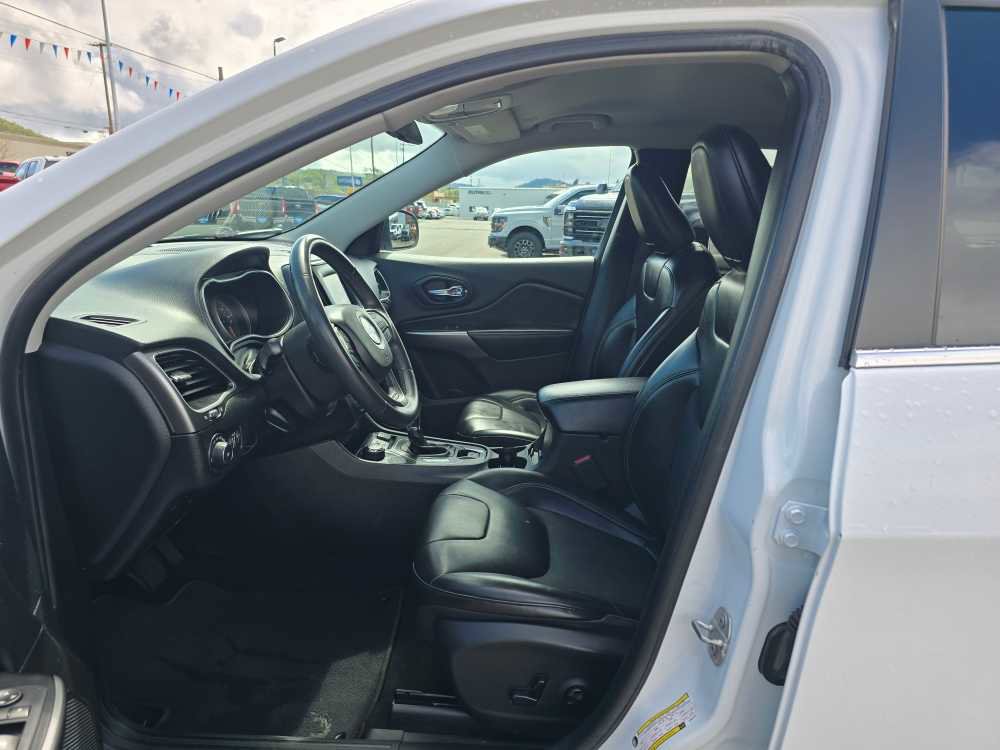 Used 2020 Jeep Cherokee Latitude Plus AWD/4WD image 9