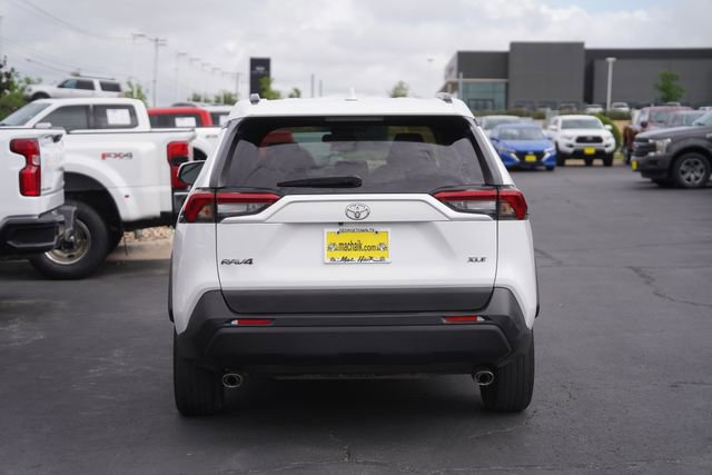 Used 2022 Toyota RAV4 XLE FWD image 7