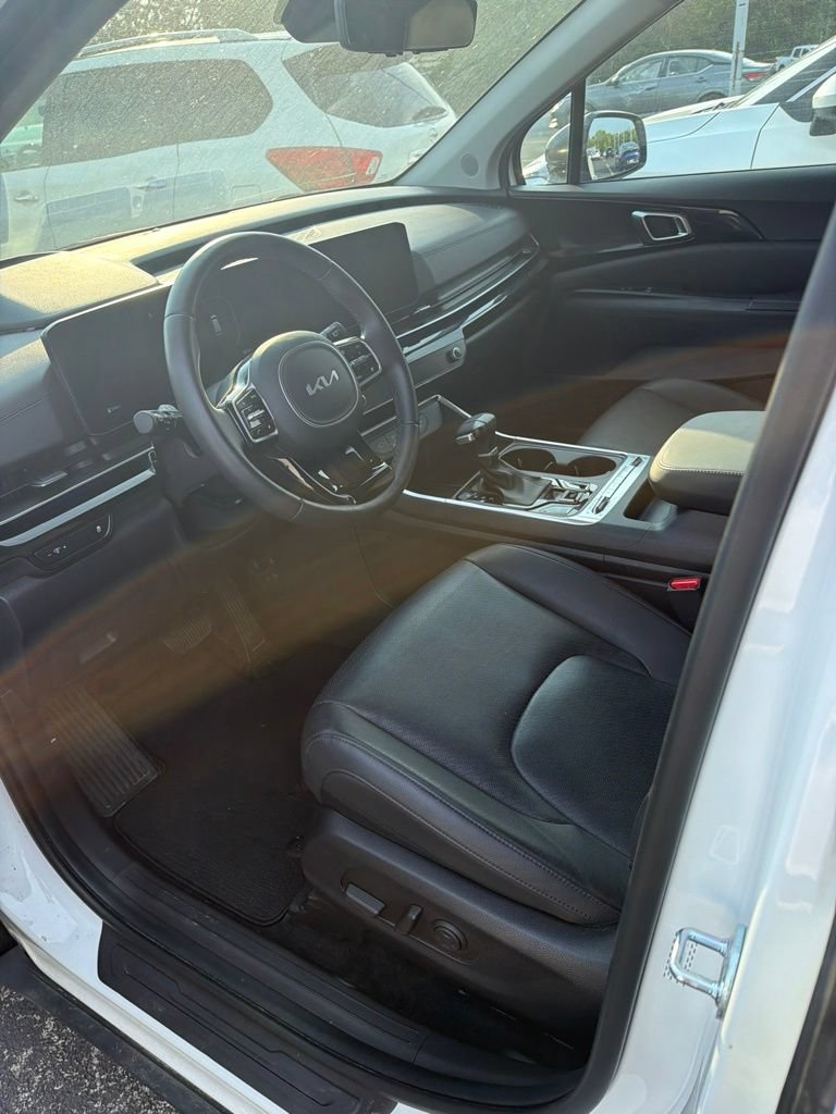 Used 2025 Kia Carnival SX Prestige FWD image 2