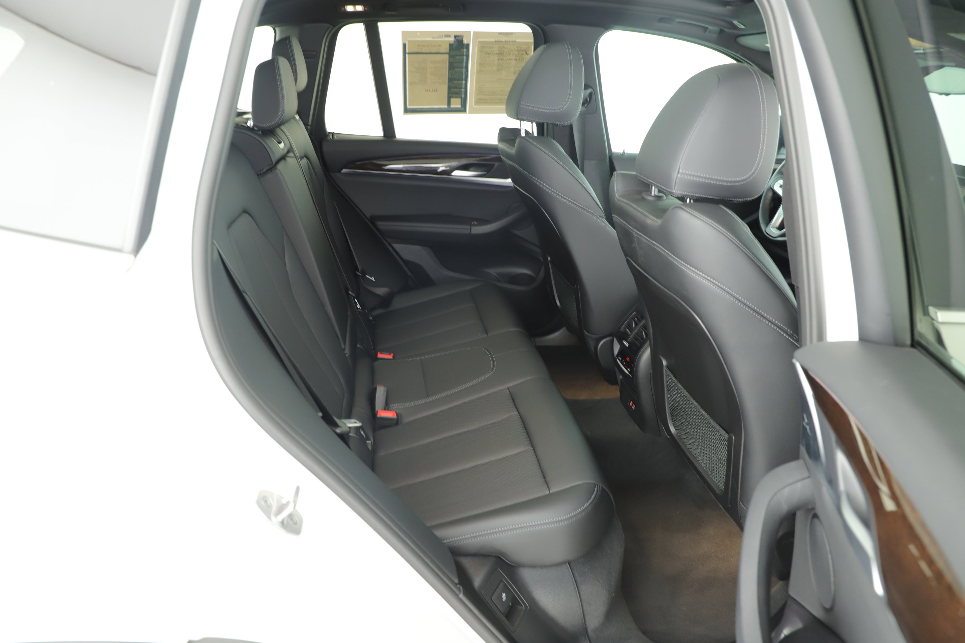 Used 2024 BMW X3 sDrive30i w/ Convenience Package RWD image 18