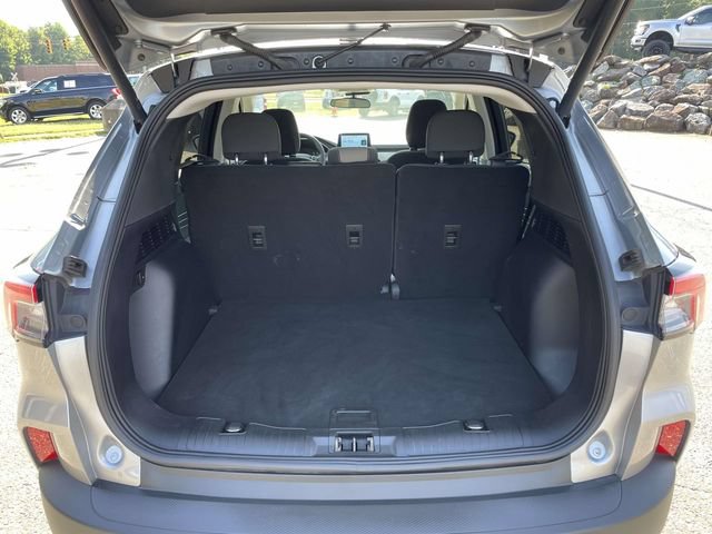 Certified 2022 Ford Escape SE w/ SE Sport Appearance Package FWD image 8