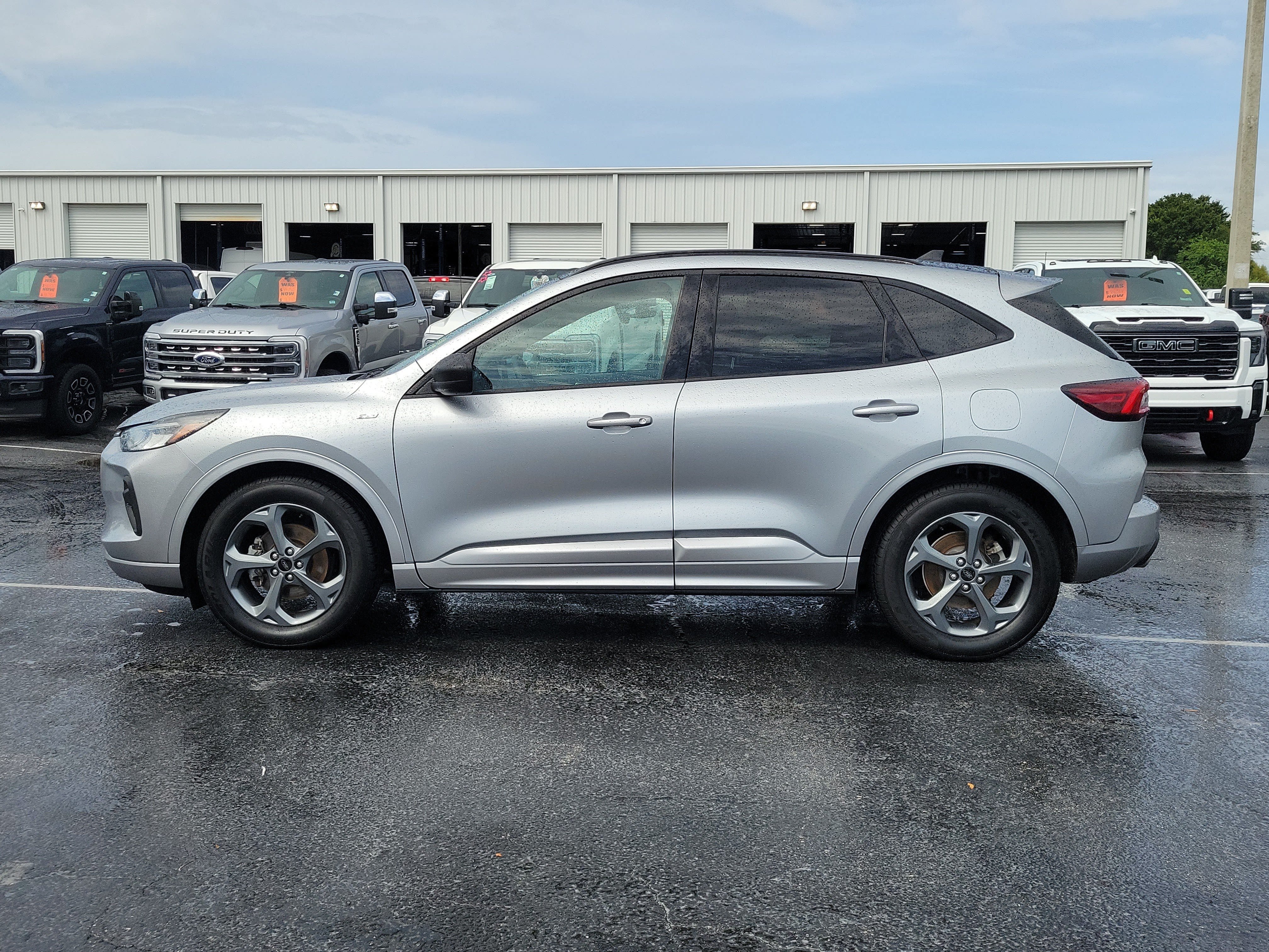 Certified 2023 Ford Escape ST-Line w/ Tech Pack #1 FWD image 6