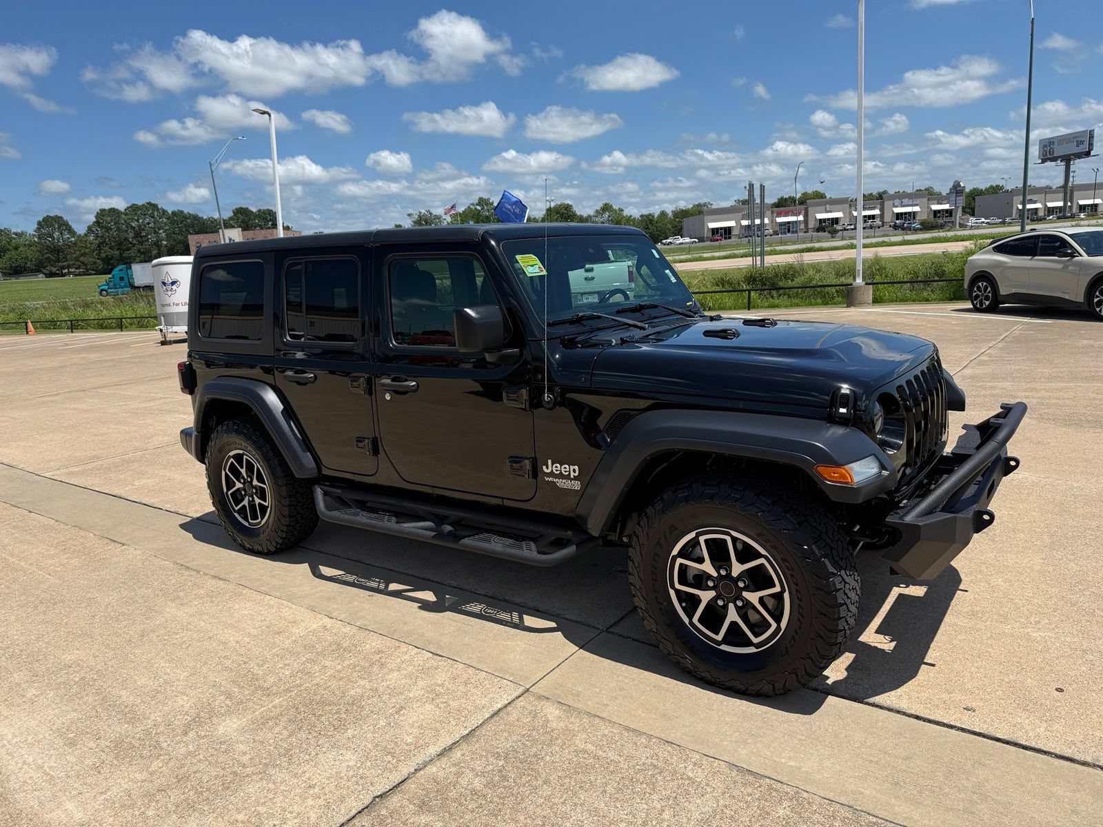 Used 2020 Jeep Wrangler Unlimited Sport S AWD/4WD image 3