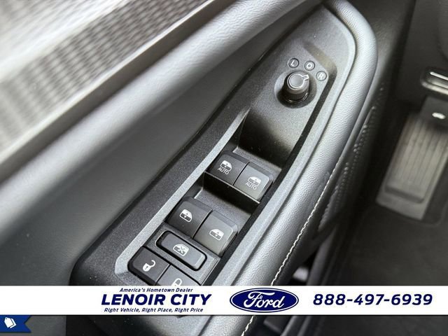 Used 2023 Jeep Grand Cherokee L Laredo image 18