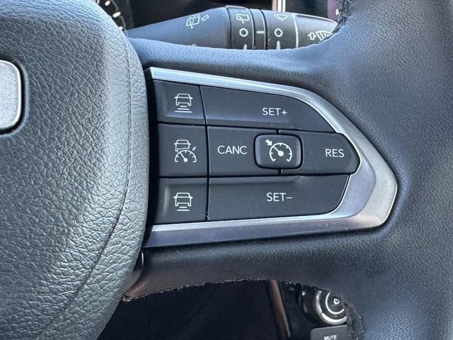 Used 2023 Jeep Compass Limited AWD/4WD image 17
