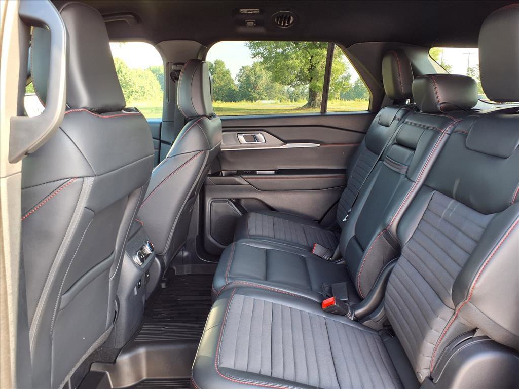 Certified 2025 Ford Explorer ST-Line image 24