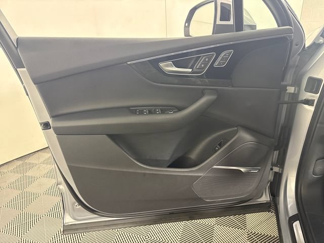 Used 2019 Audi Q7 3.0T Premium Plus w/ Premium Plus Package AWD/4WD image 28