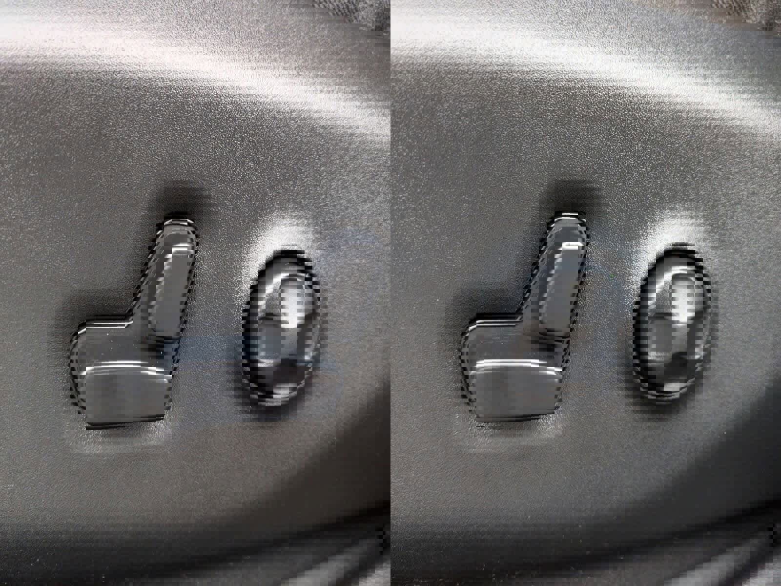 Used 2020 Chrysler Pacifica Touring-L Plus w/ Advanced Safetytec Group image 18