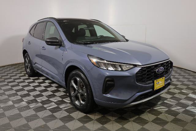 Certified 2024 Ford Escape ST-Line w/ Tech Pack #1 AWD/4WD image 4