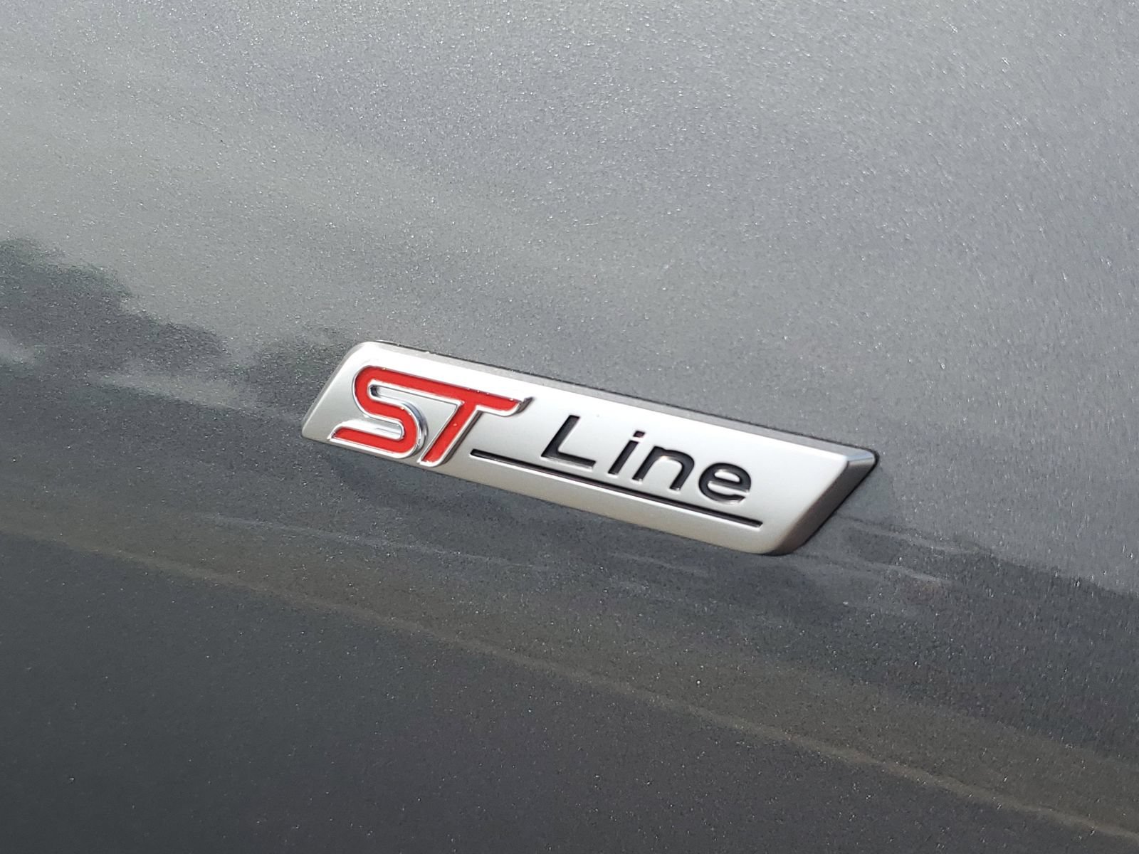 Certified 2025 Ford Escape ST-Line Select AWD/4WD image 9