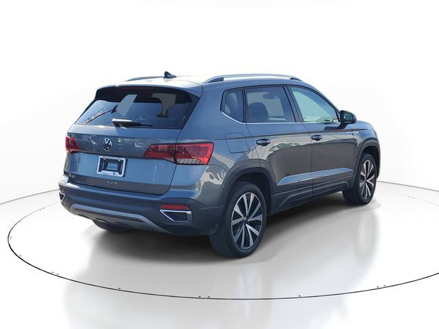 Used 2024 Volkswagen Taos SE FWD image 3
