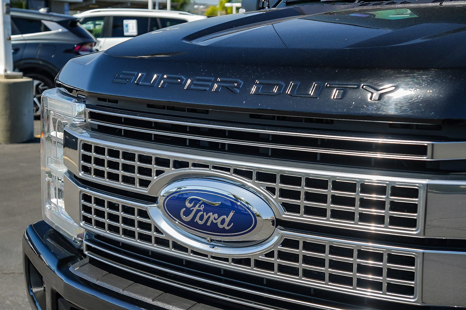 Certified 2017 Ford F250 Platinum w/ Platinum Ultimate Package image 9