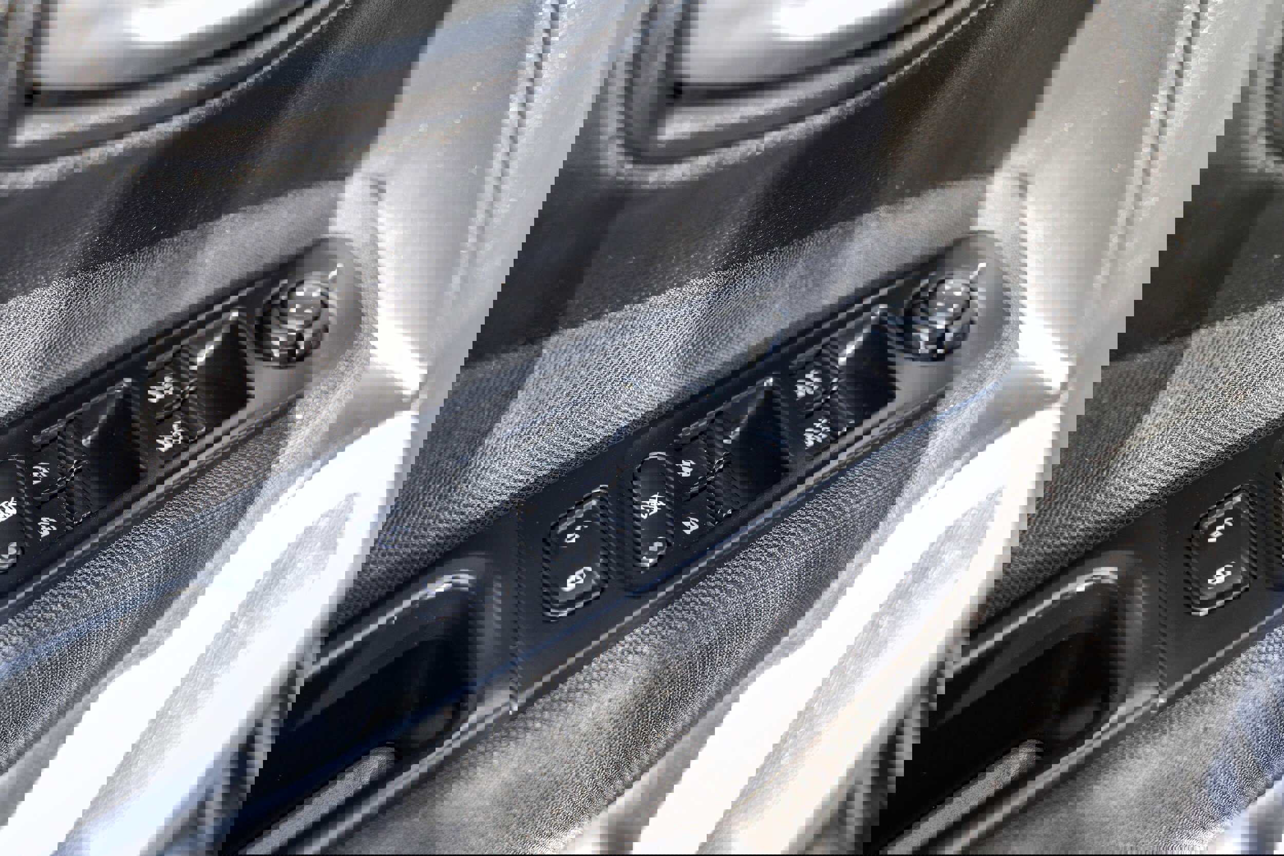 Used 2018 Jeep Renegade Latitude w/ Cold Weather Group image 9