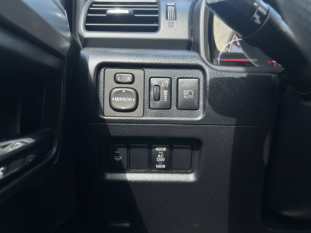 Used 2021 Toyota 4Runner Limited AWD/4WD image 25