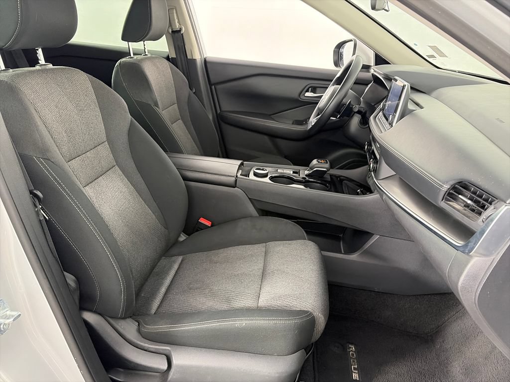 Used 2024 Nissan Rogue SV AWD/4WD image 30