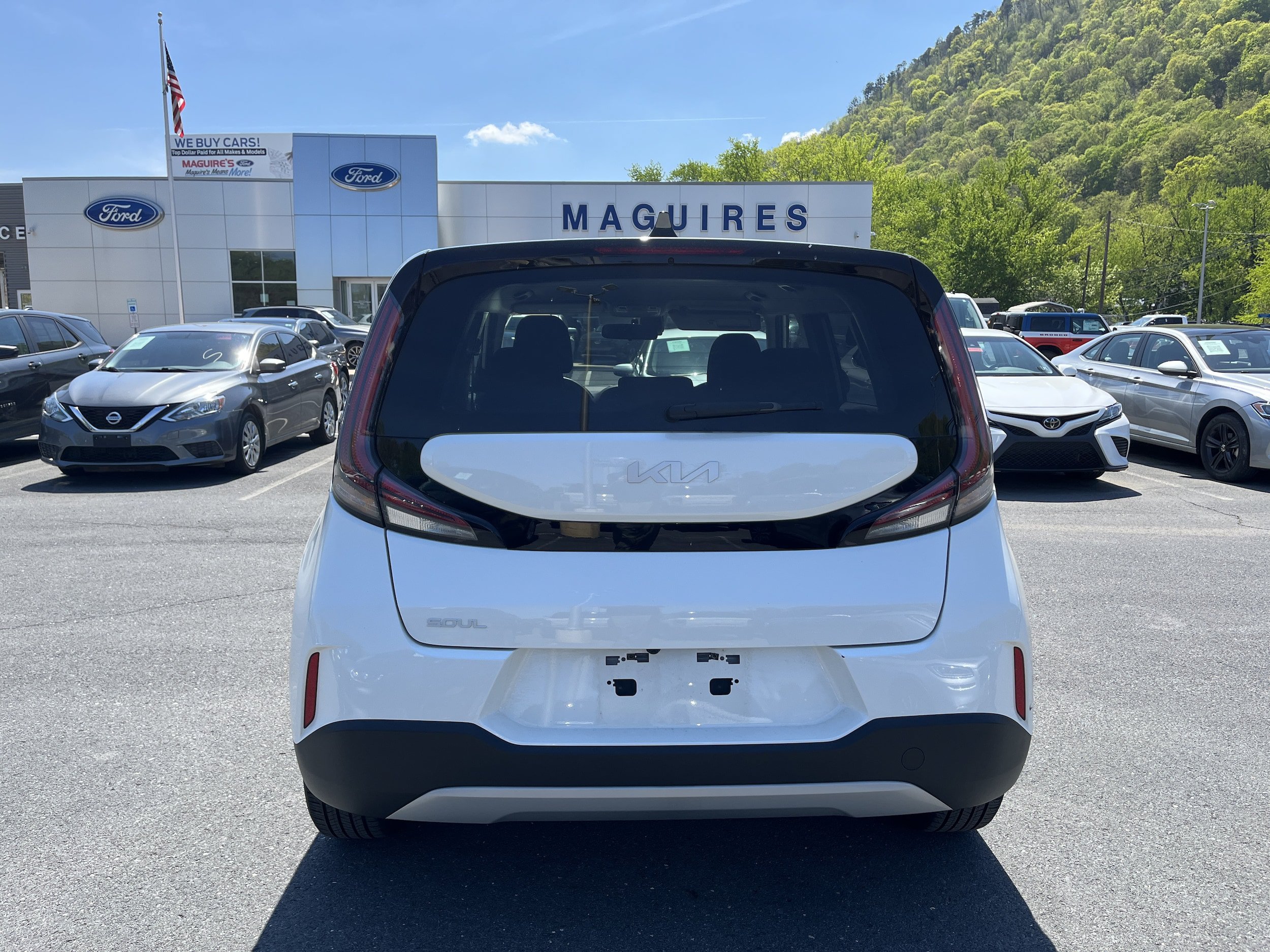 Used 2023 Kia Soul LX w/ Option Group 015 FWD image 5