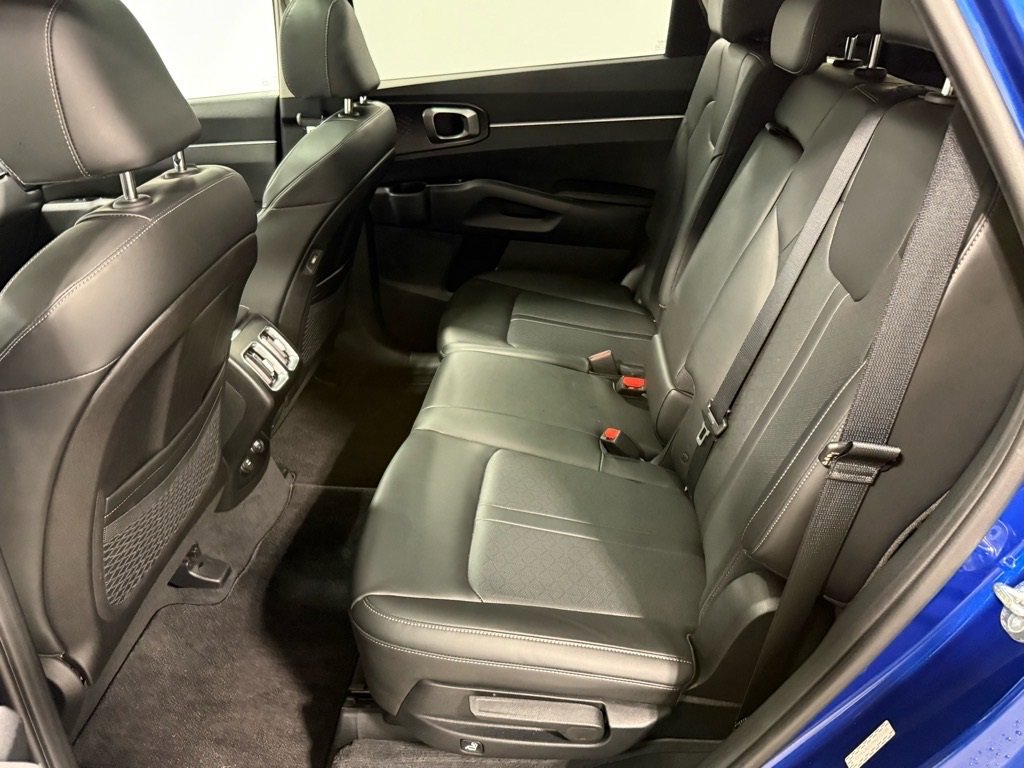 Used 2023 Kia Sorento S w/ Panoramic Sunroof Package image 14