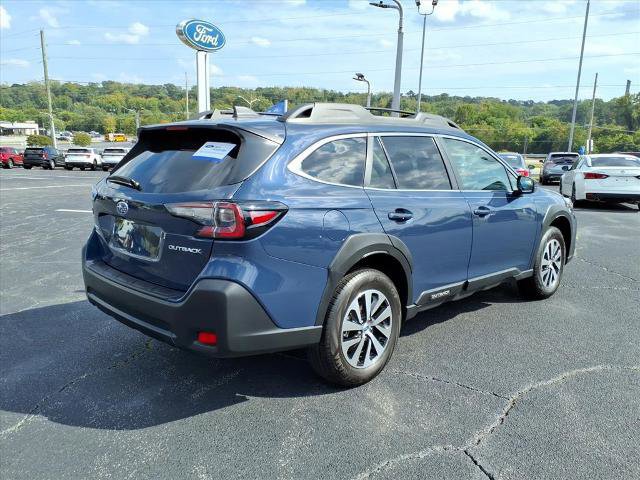 Used 2025 Subaru Outback Premium image 2