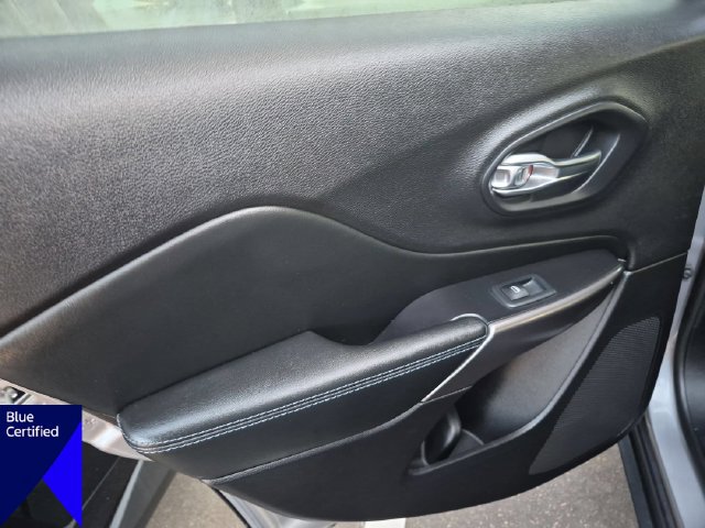 Used 2020 Jeep Cherokee Latitude AWD/4WD image 29