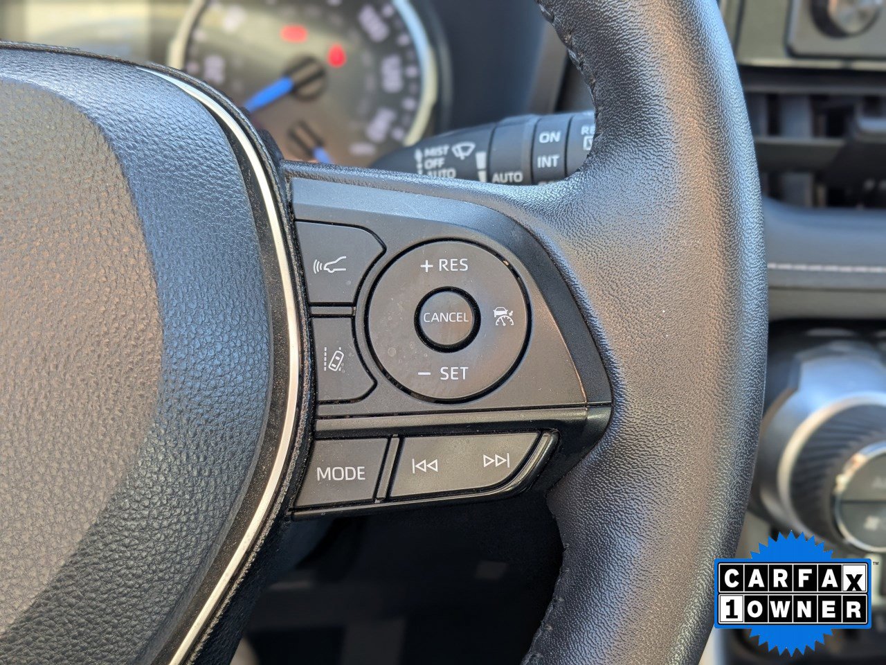 Used 2021 Toyota RAV4 XLE image 30