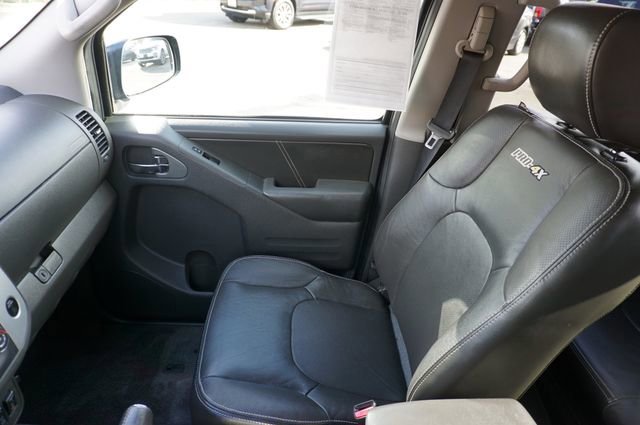 Used 2017 Nissan Frontier PRO-4X w/ Pro-4x Luxury Package image 32
