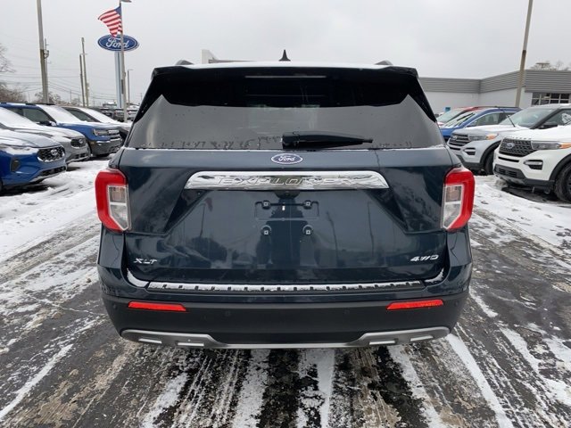 Certified 2022 Ford Explorer XLT w/ Equipment Group 202A image 4