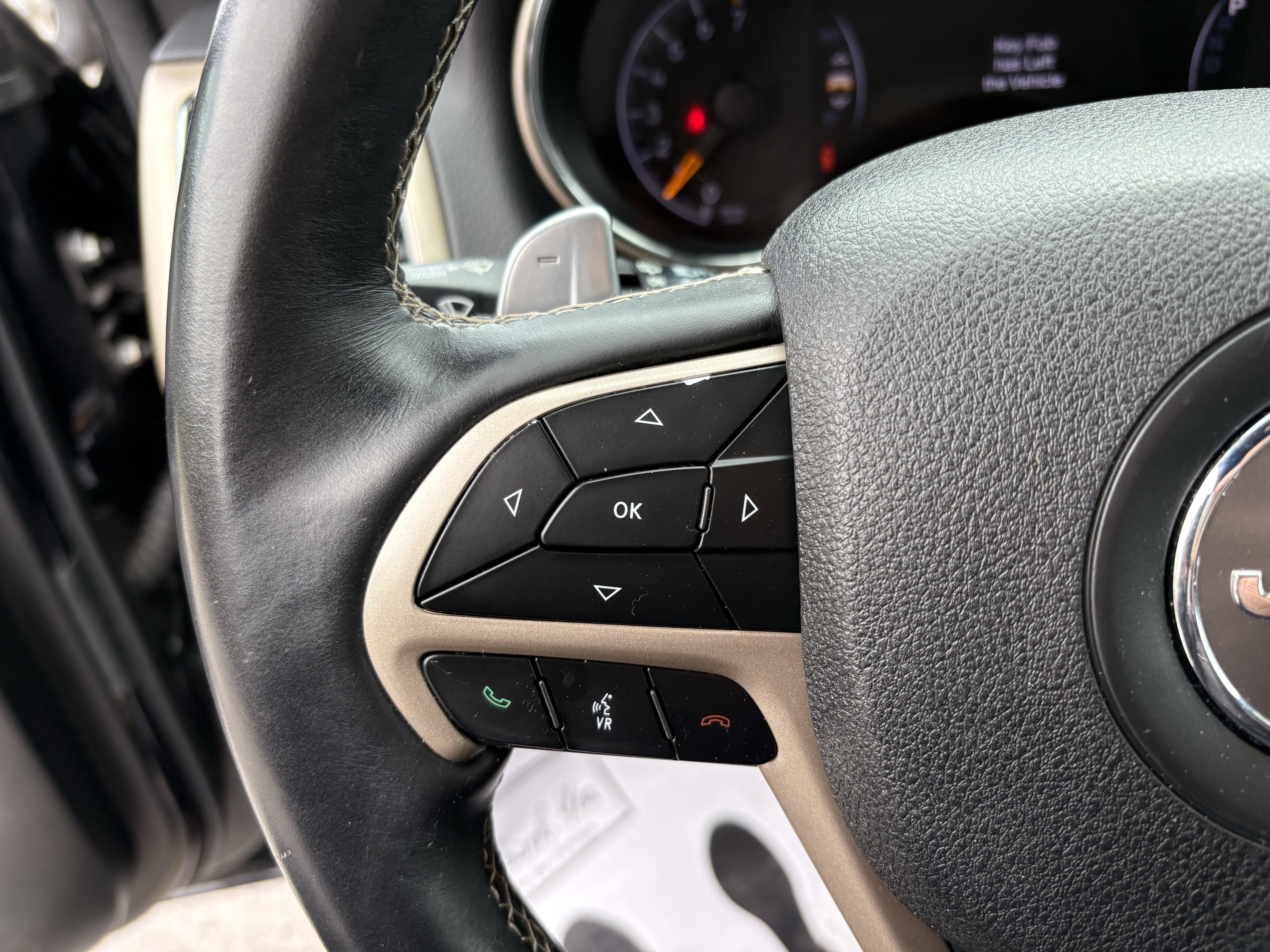 Used 2017 Jeep Grand Cherokee Limited image 28