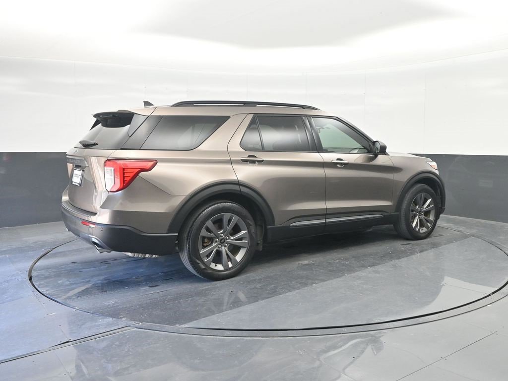 Certified 2021 Ford Explorer XLT w/ Equipment Group 202A image 6