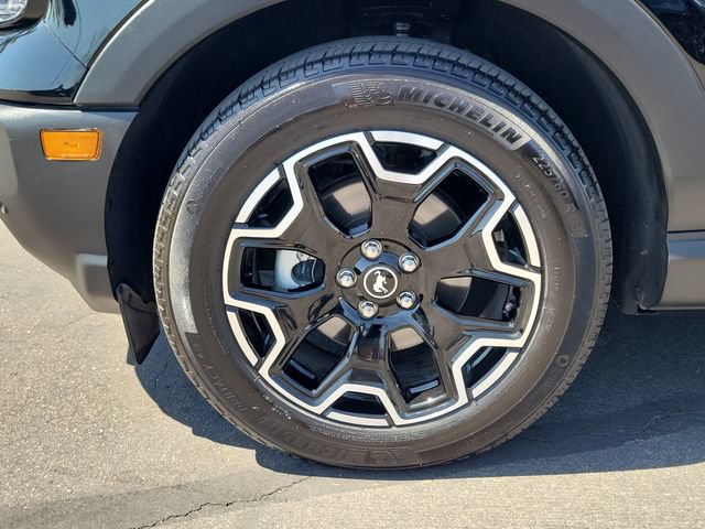 Certified 2025 Ford Bronco Sport Outer Banks w/ Outer Banks Tech Package+ AWD/4WD image 24
