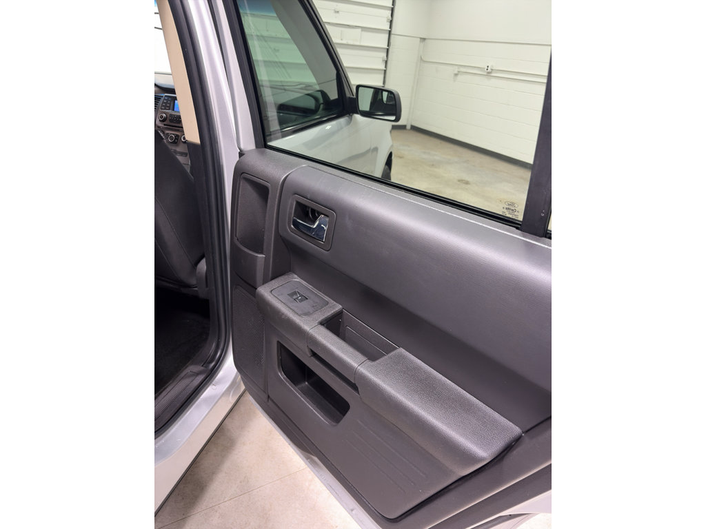 Certified 2018 Ford Flex SE FWD image 25