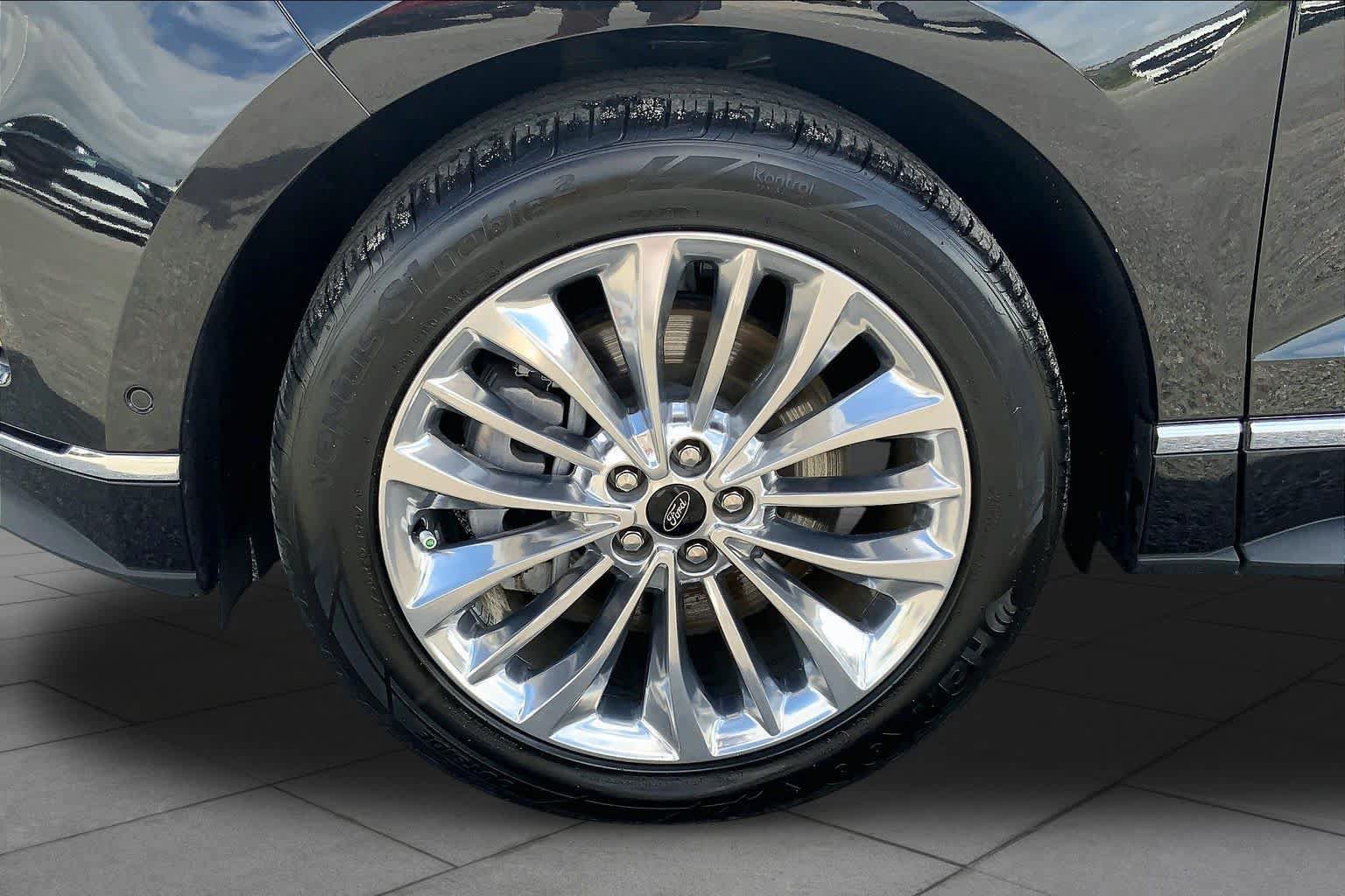 Certified 2024 Ford Edge Titanium w/ Titanium Elite Package AWD/4WD image 11