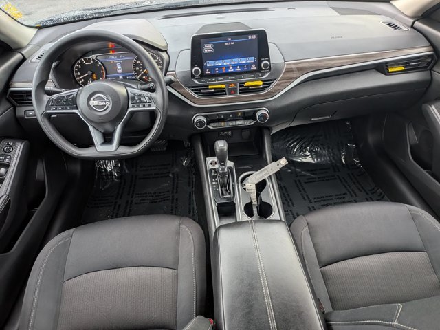 Used 2024 Nissan Altima 2.5 SV FWD image 24
