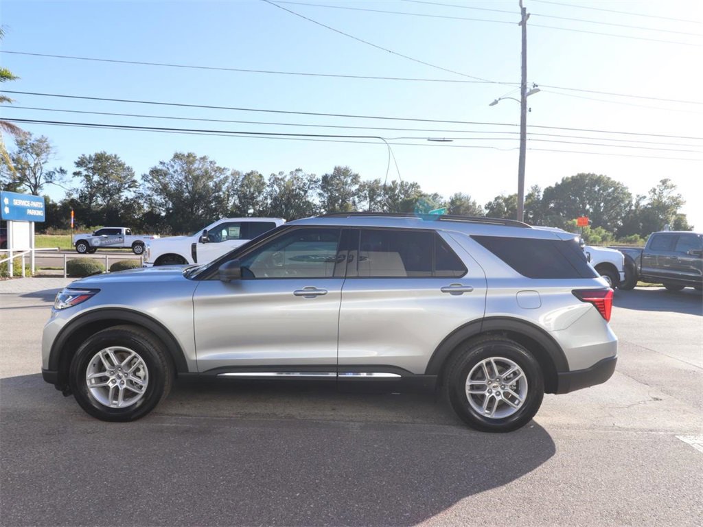 Certified 2025 Ford Explorer Active image 2