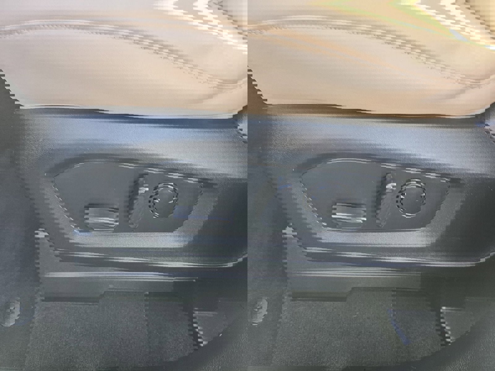 Certified 2023 Ford Explorer XLT w/ Equipment Group 202A image 12