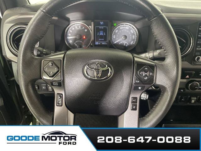 Used 2022 Toyota Tacoma TRD Sport w/ TRD Premium Sport Package AWD/4WD image 15