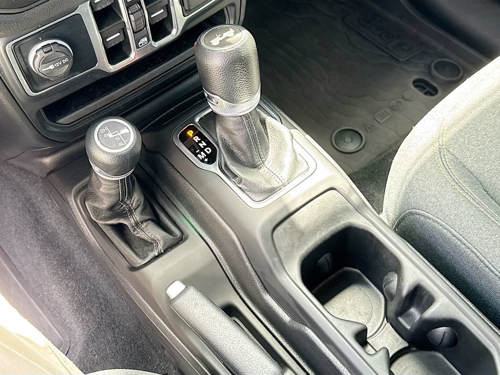 Used 2024 Jeep Wrangler Unlimited Sport AWD/4WD image 18