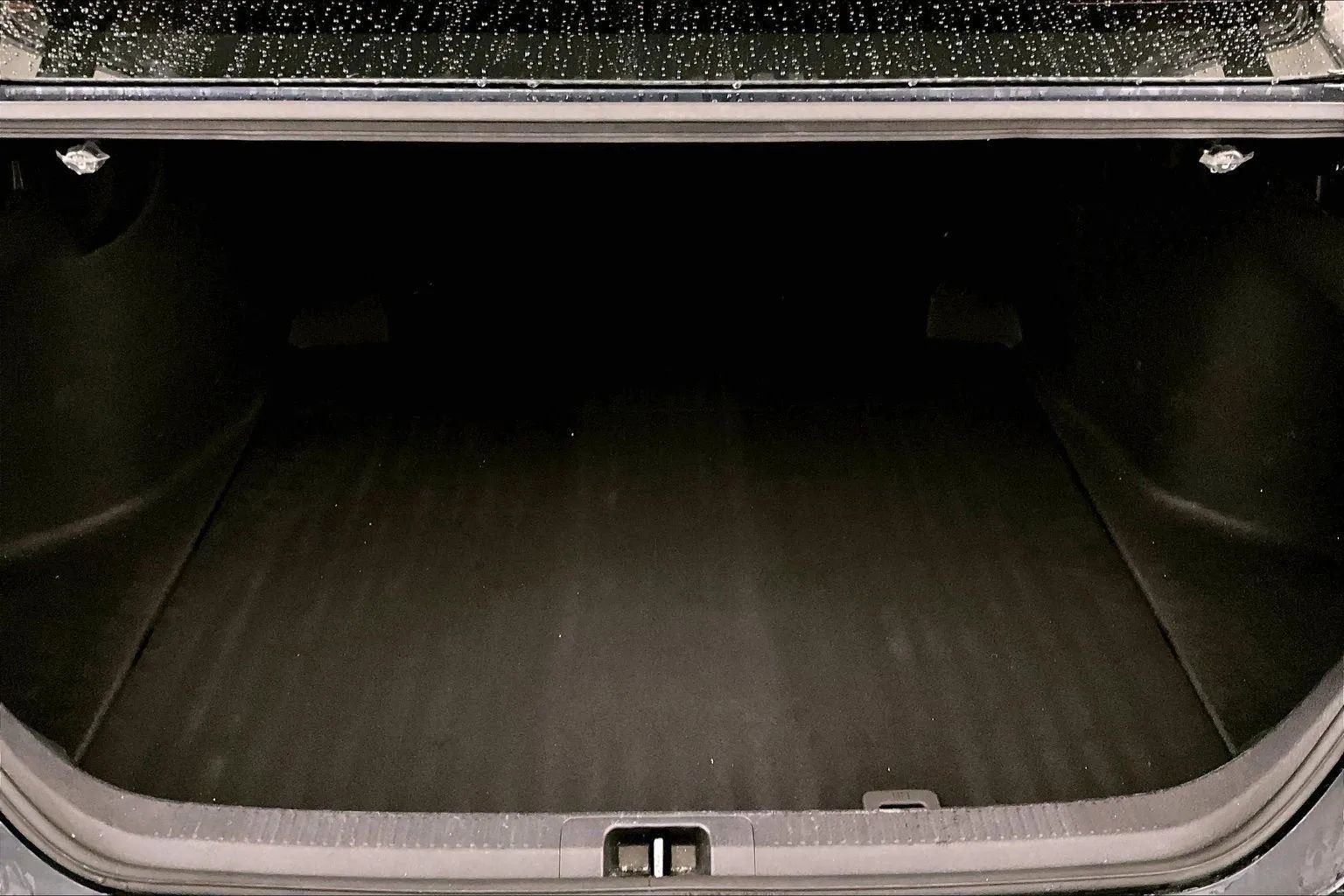 Used 2021 Toyota Camry LE w/ Cold Weather Package image 33