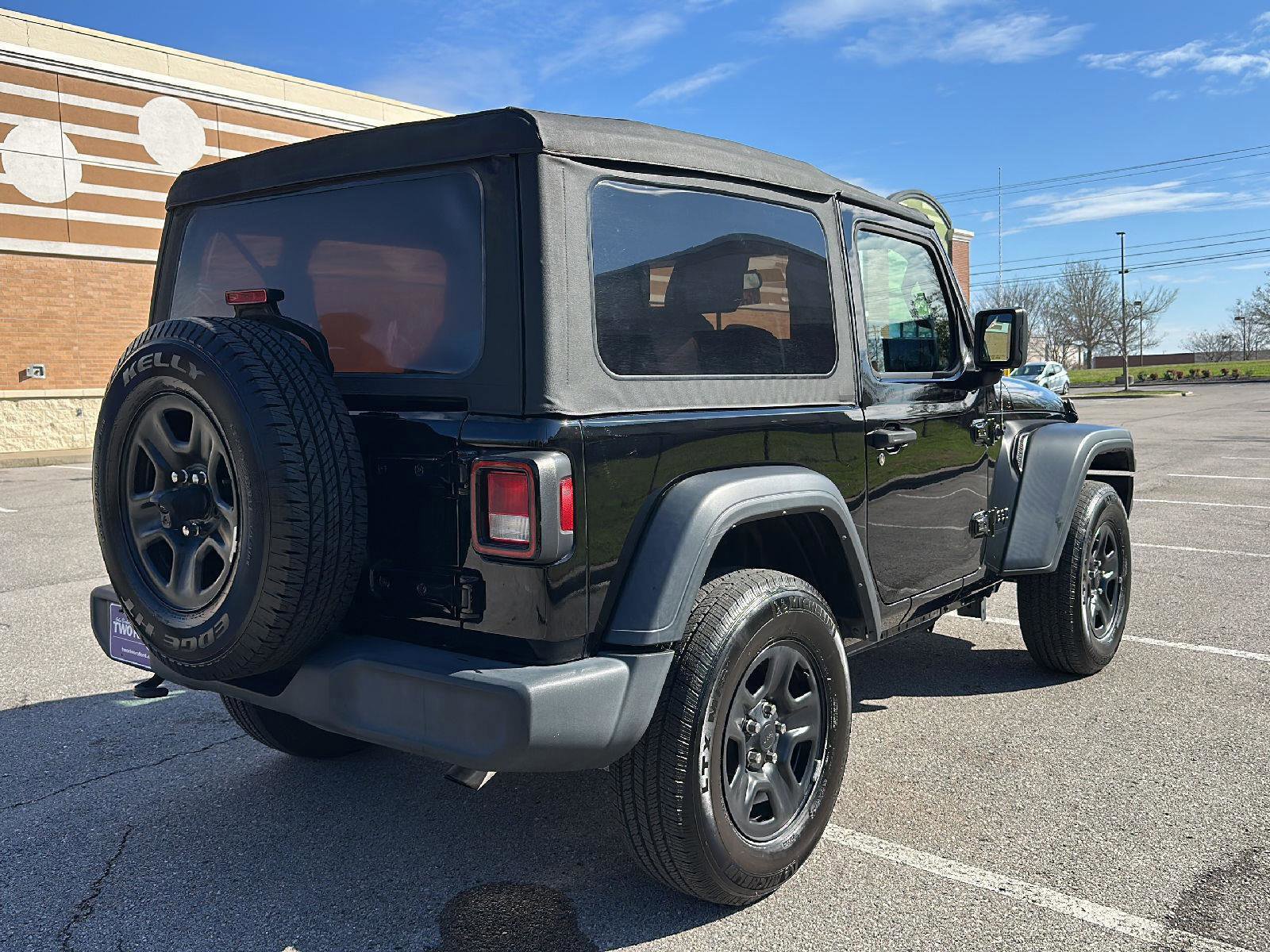 Used 2023 Jeep Wrangler Sport image 5