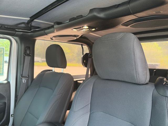 Used 2022 Jeep Wrangler Sport AWD/4WD image 19