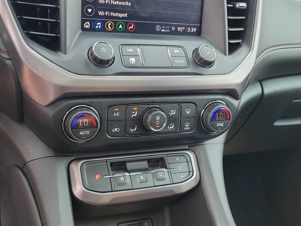 Used 2022 GMC Acadia AT4 w/ Technology Package AWD/4WD image 30