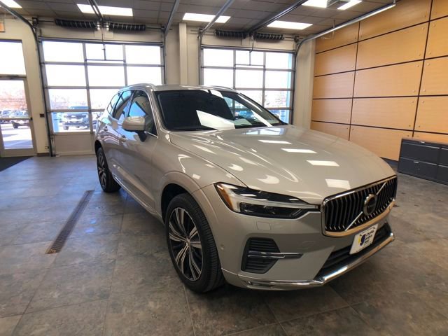 Used 2022 Volvo XC60 B5 Inscription image 7