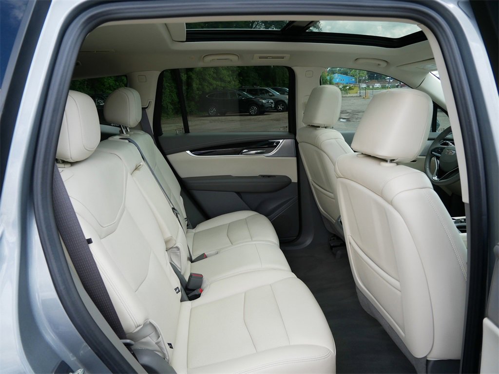 Used 2023 Cadillac XT6 Premium Luxury image 9