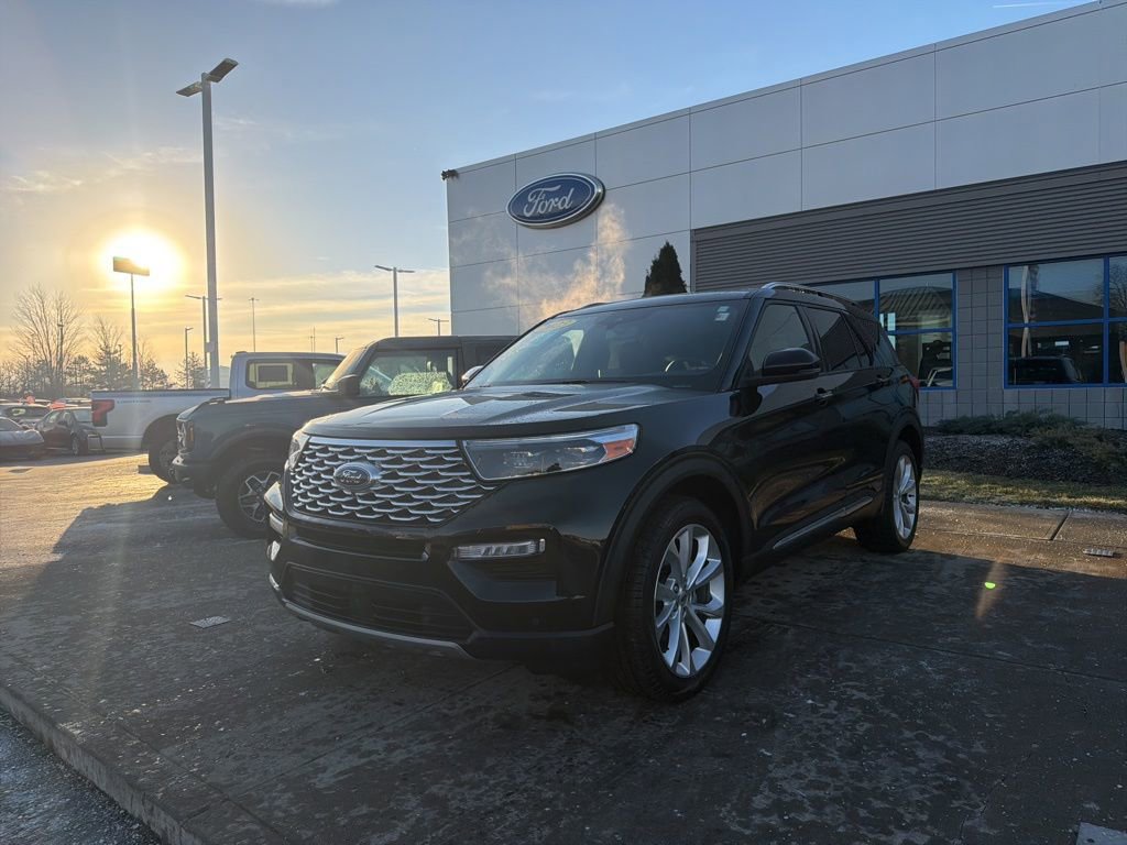 Certified 2023 Ford Explorer Platinum w/ Technology Package image 2